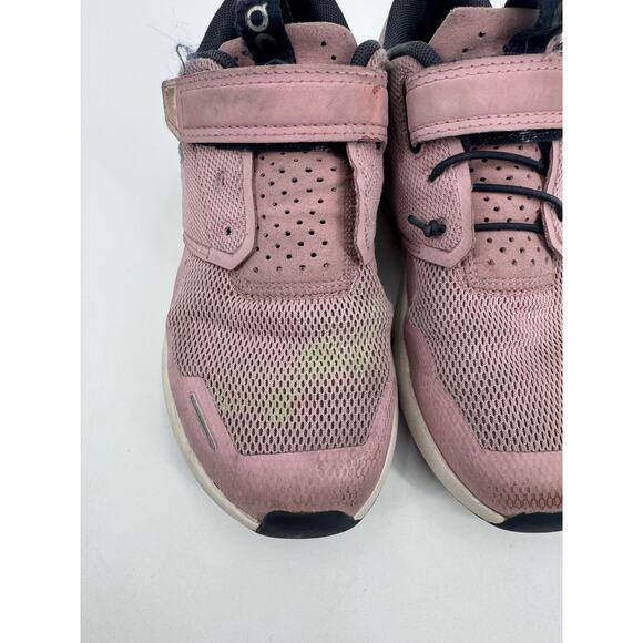 ON Cloud Play Kids Girls Pink Athletic Comfort Sneakers Shoes Size 1 - Picture 6 of 11